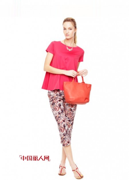 23区品牌女装  唯美印花缔造优雅女性美