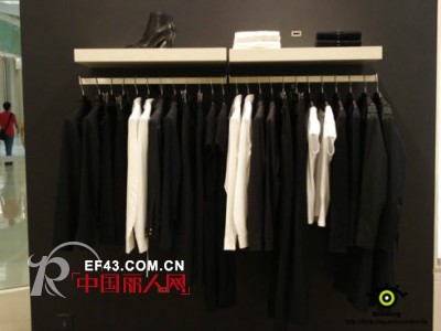 欧力丝品牌女装专卖店陈列方法