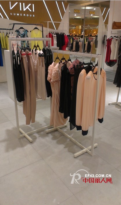 VIKI女装火速进军中国市场 连开新店 人气高涨
