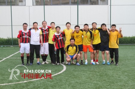 舒朗第一届足球赛冠军角逐上演“点球大战”