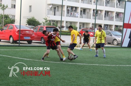 舒朗第一届足球赛冠军角逐上演“点球大战”