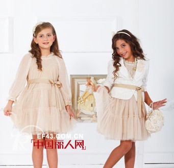 青青果童装 我的关爱融于衣中