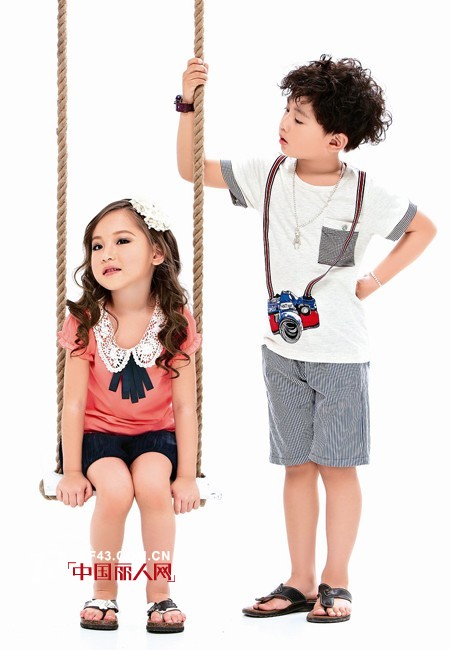 小虎憨尼童装 纯真的世界演绎着幸福