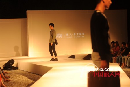 恭贺素人手工皮具制作2013秋冬发布会圆满成功