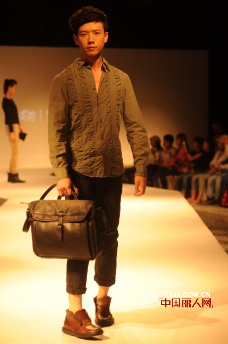 恭贺素人手工皮具制作2013秋冬发布会圆满成功