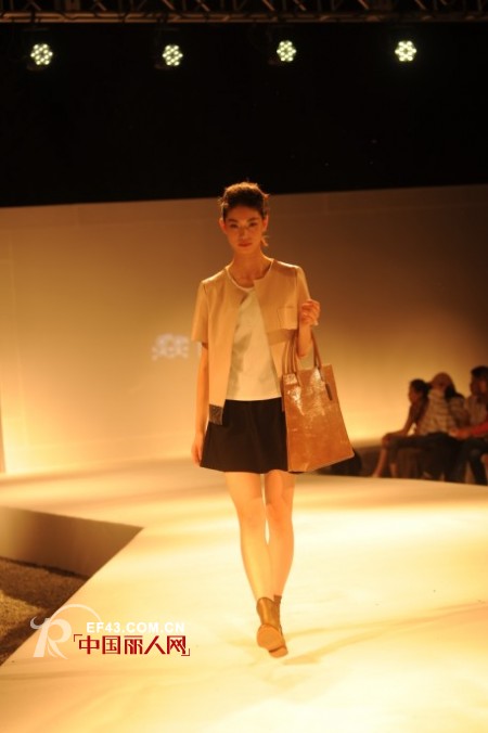 恭贺素人手工皮具制作2013秋冬发布会圆满成功