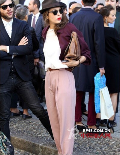 夏季长裤实用巧搭显高挑 约会战胜装