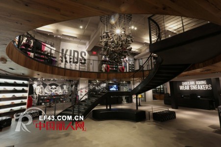 CONVERSE全球最大旗舰店在美国加州开业