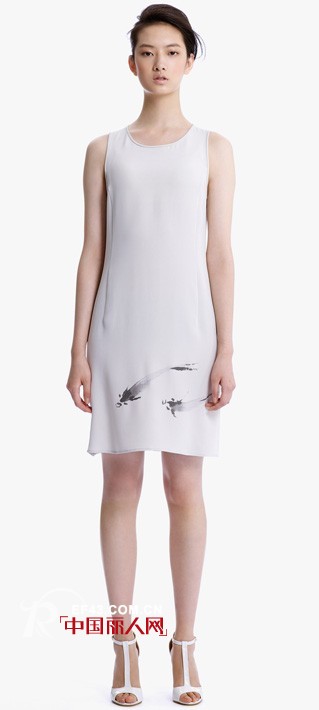 ICICLE女装素色系 绽放艺术美感