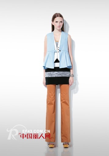 喇叭裤回潮 恩曼琳女装打造职场复古look