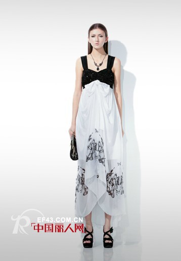 长裙大肆当道 恩曼琳女装穿出极致艺术感
