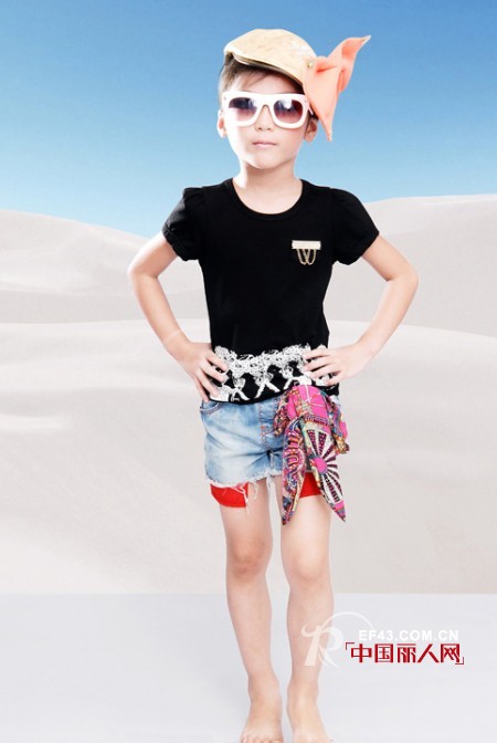 中阁娃娃童装 童真童趣童心童年很快乐