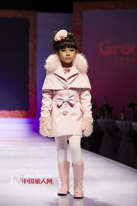 青青果童装2013冬季新品发布会火热进行中
