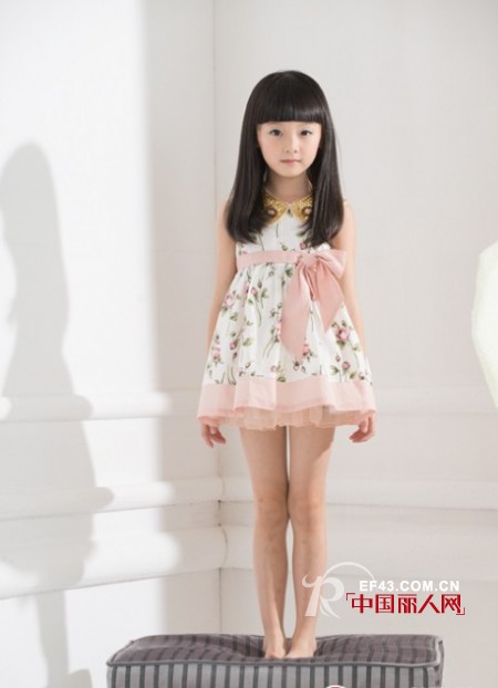 时尚小鱼童装服装款式 气质优雅小碎花风靡今夏