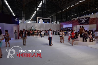 加盟时尚小鱼童装2013冬季订货会圆满结束