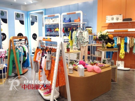 CRZ无锡惠山万达广场新店开业 加速华东布店节奏