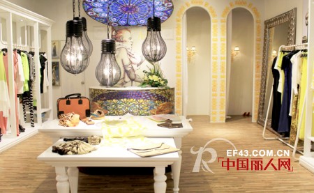 贺:连奴时装A/E 品牌京基100 kkmall 隆重开业