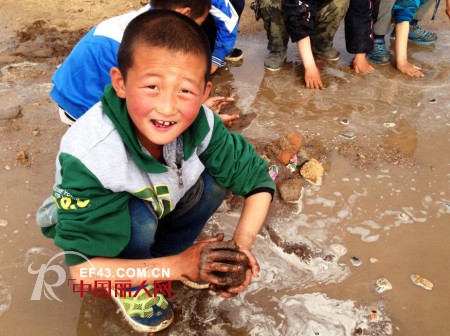 李宁童装张北捐资助学,传递关爱尽显社会责任