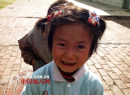 李宁童装张北捐资助学,传递关爱尽显社会责任