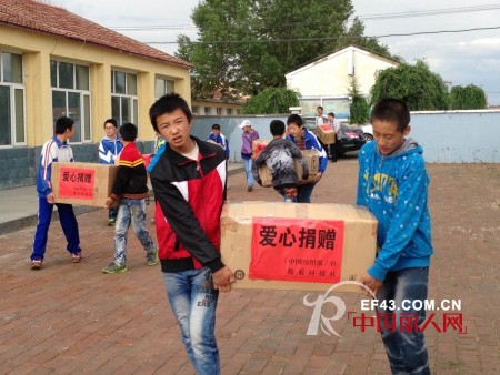 李宁童装张北捐资助学,传递关爱尽显社会责任