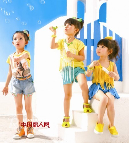 卡琪屋时尚童装 梦幻炫彩系列就是要出“色”