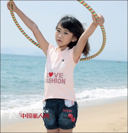 小虎尼可童装 时尚运动释放休闲快乐