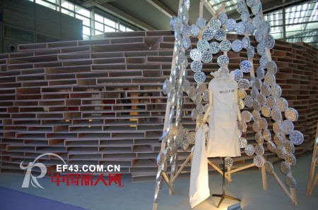 贝洛安女装现代简约风亮相深圳服交会