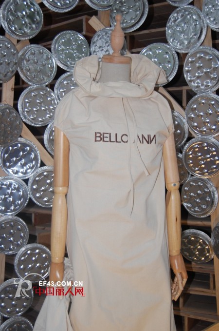 贝洛安女装现代简约风亮相深圳服交会