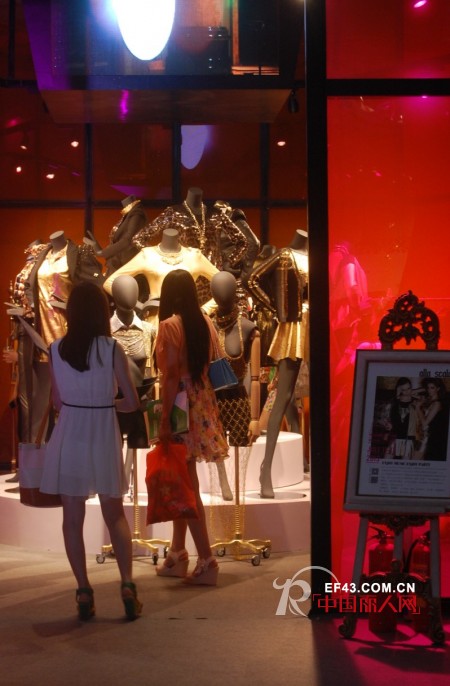 Mikibana携姊妹品牌Alla scala亮相第十三届深圳服博会