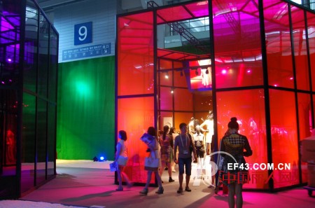 Mikibana携姊妹品牌Alla scala亮相第十三届深圳服博会