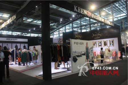 海外女装品牌Fever参展2013服交会 大秀英伦风采
