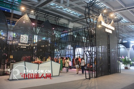 玛克茜妮MAXRIENY女装深圳服交会揭开神秘面纱