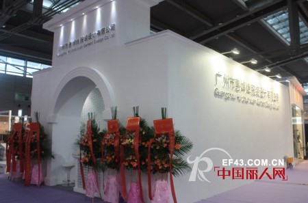 惠焯烜原创服装设计亮相深圳服交会