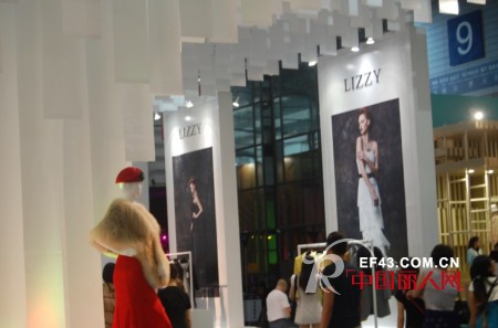 LIZZY女装优雅气韵 登上第十三届服交会的秀场