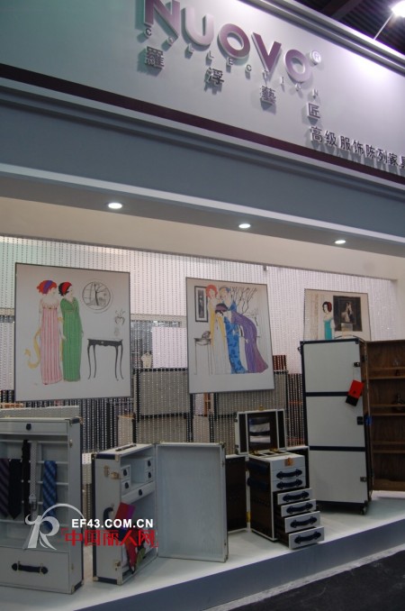 罗浮艺匠绽放深圳服交会 上演罗浮魅影