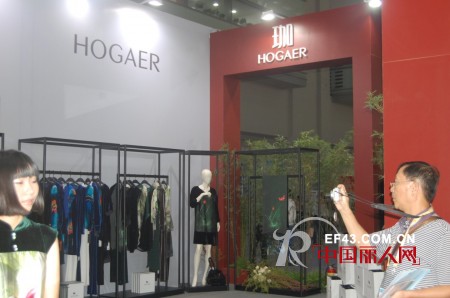 HOGAER珈女装瑰丽中国风绽放深圳服交会