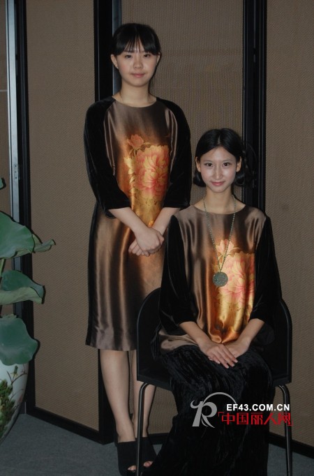 HOGAER珈女装瑰丽中国风绽放深圳服交会