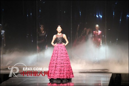 La Danum阿丹娜2013深圳展  奢华的T台秀 唤醒灵魂的视觉