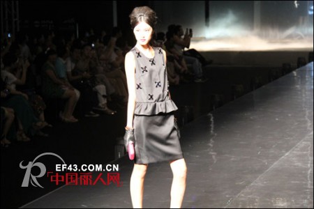 La Danum阿丹娜2013深圳展  奢华的T台秀 唤醒灵魂的视觉