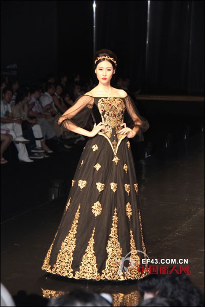 La Danum阿丹娜2013深圳展  奢华的T台秀 唤醒灵魂的视觉