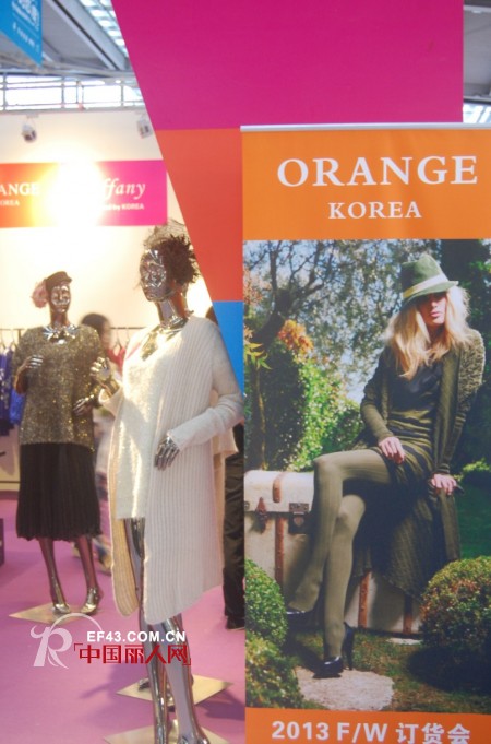 Tiffany(蒂芙尼)女装缤纷色彩装点深圳服装展