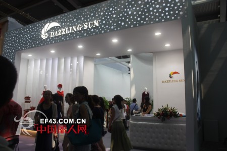 高贵奢华的女装品牌DAZZLING SUN惊艳2013深圳服交会