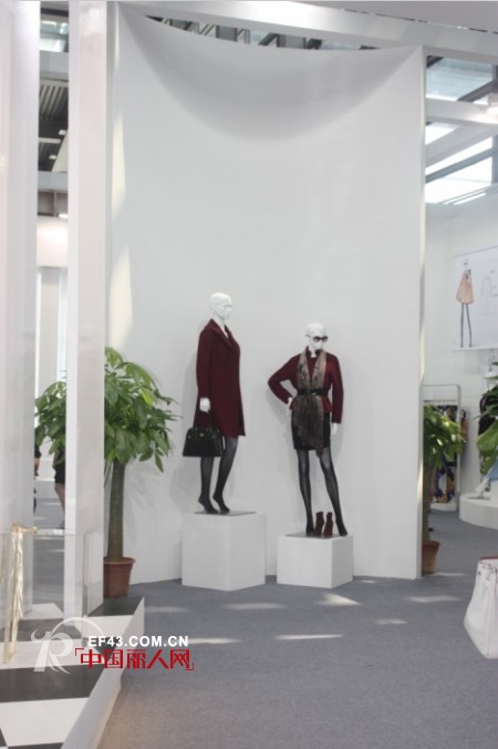 高贵奢华的女装品牌DAZZLING SUN惊艳2013深圳服交会