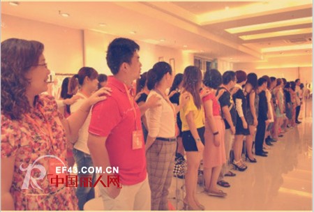 Wonderful Beauty时尚女装“秘密花园”深圳服交会法式绽放