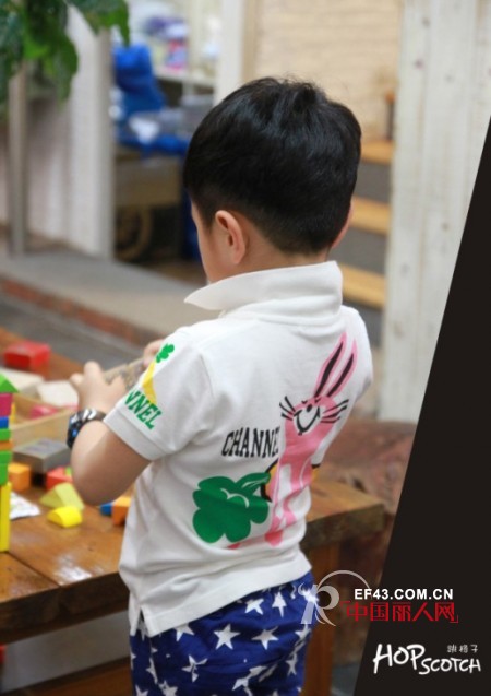 跳格子 跳出童年欢乐时光