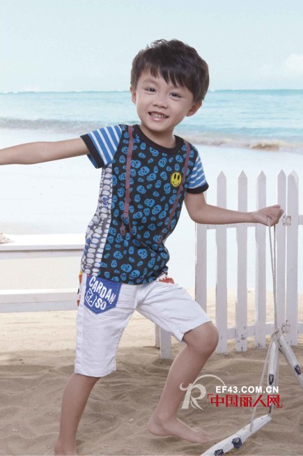 e童依派童装 这个夏天T恤也要疯狂亮眼