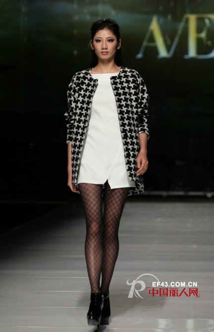 秋冬怀旧气息  连奴女装掀起新浪漫主义风潮