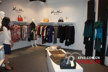 让人穿着幸福的女装——花井幸子盛装亮相深圳服交会