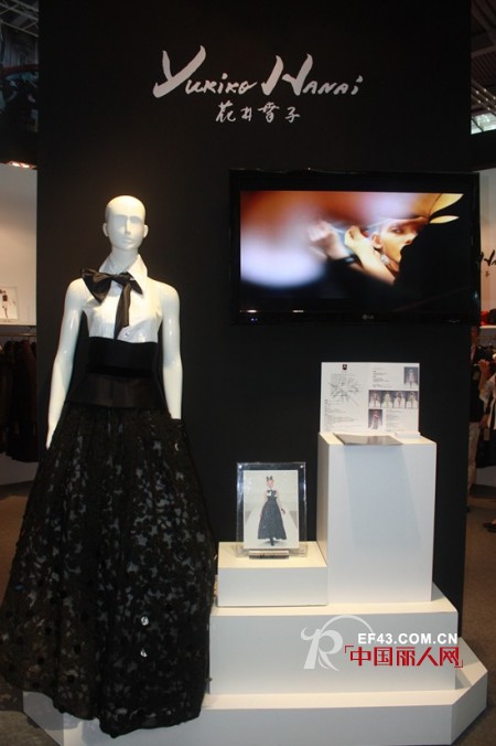 让人穿着幸福的女装——花井幸子盛装亮相深圳服交会