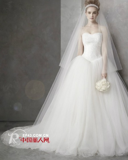 Vera Wang王薇薇2013秋冬新款婚纱上市